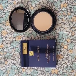 Estee Lauder Double Wear Matte Powder Foundation 3C2 Pebble
